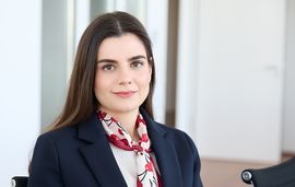  Maral Hejazian