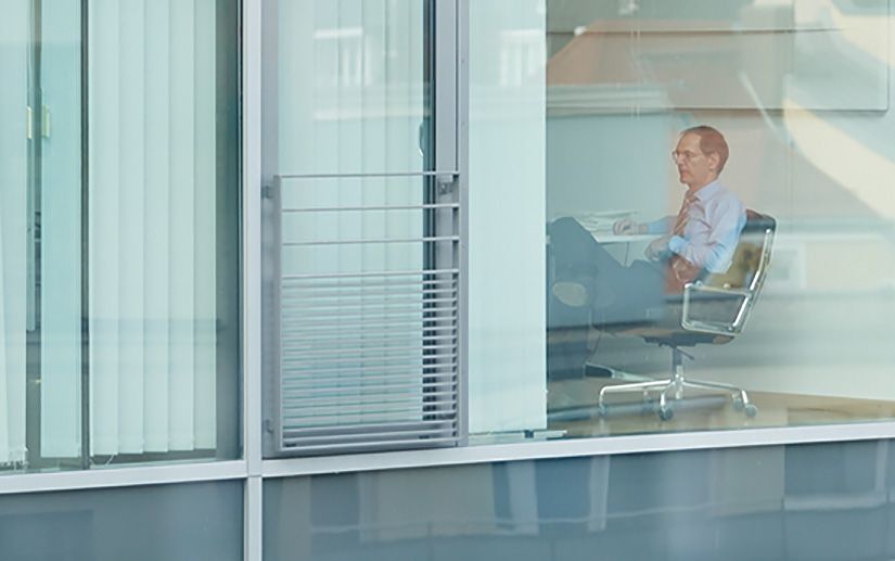 Hengeler Mueller advises Schneider Electric on the sale of VinZero